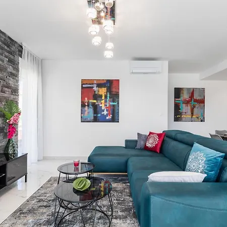 Elysian Zen Luxury - Two Bedroom With Terrace And Sea View Apartmán *