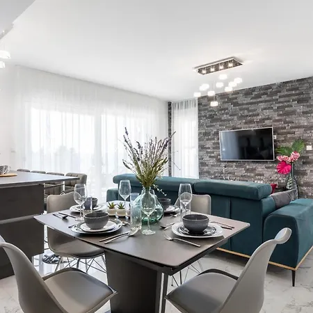 Elysian Zen Luxury - Two Bedroom With Terrace And Sea View * 斯普利特