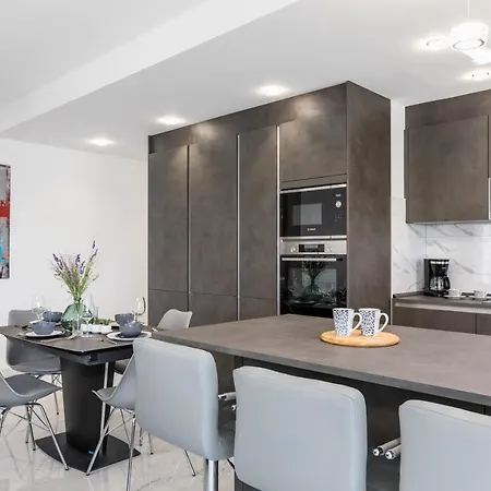 Elysian Zen Luxury - Two Bedroom With Terrace And Sea View Daire Split