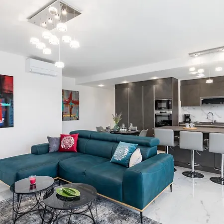 Elysian Zen Luxury - Two Bedroom With Terrace And Sea View Daire