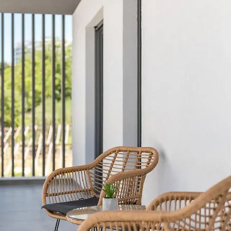 Elysian Zen Luxury - Two Bedroom With Terrace And Sea View Daire